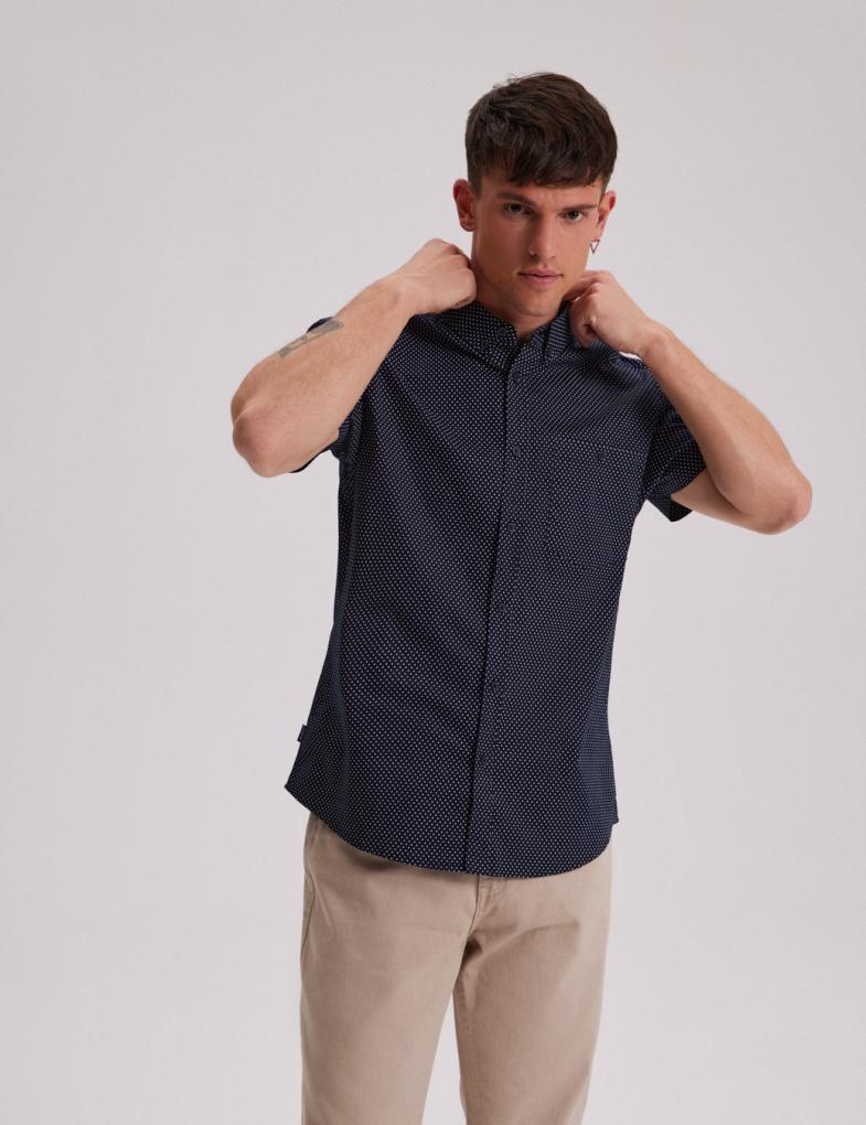 Diverse Men's Solid Slim Fit Cotton Formal Shirt (DVF06F2L01-8
