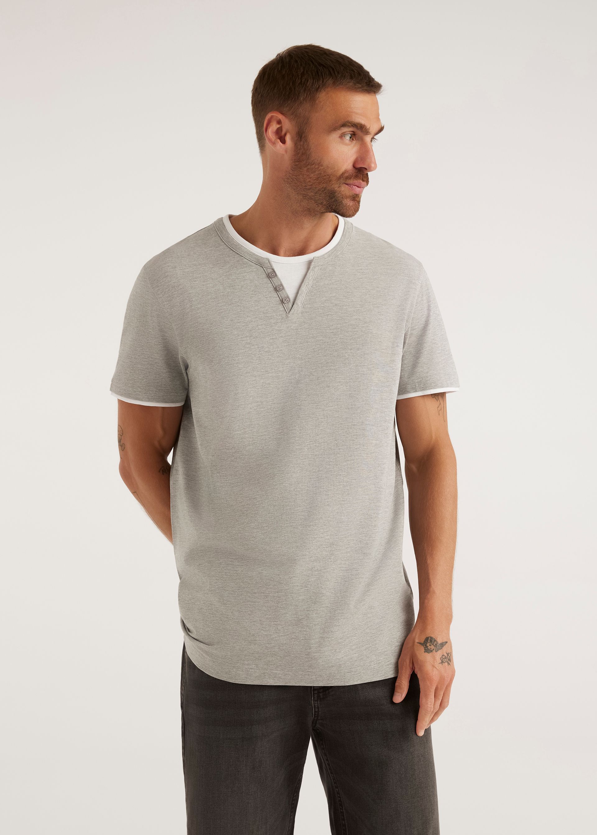 T-shirt with henley neckline - Diverse