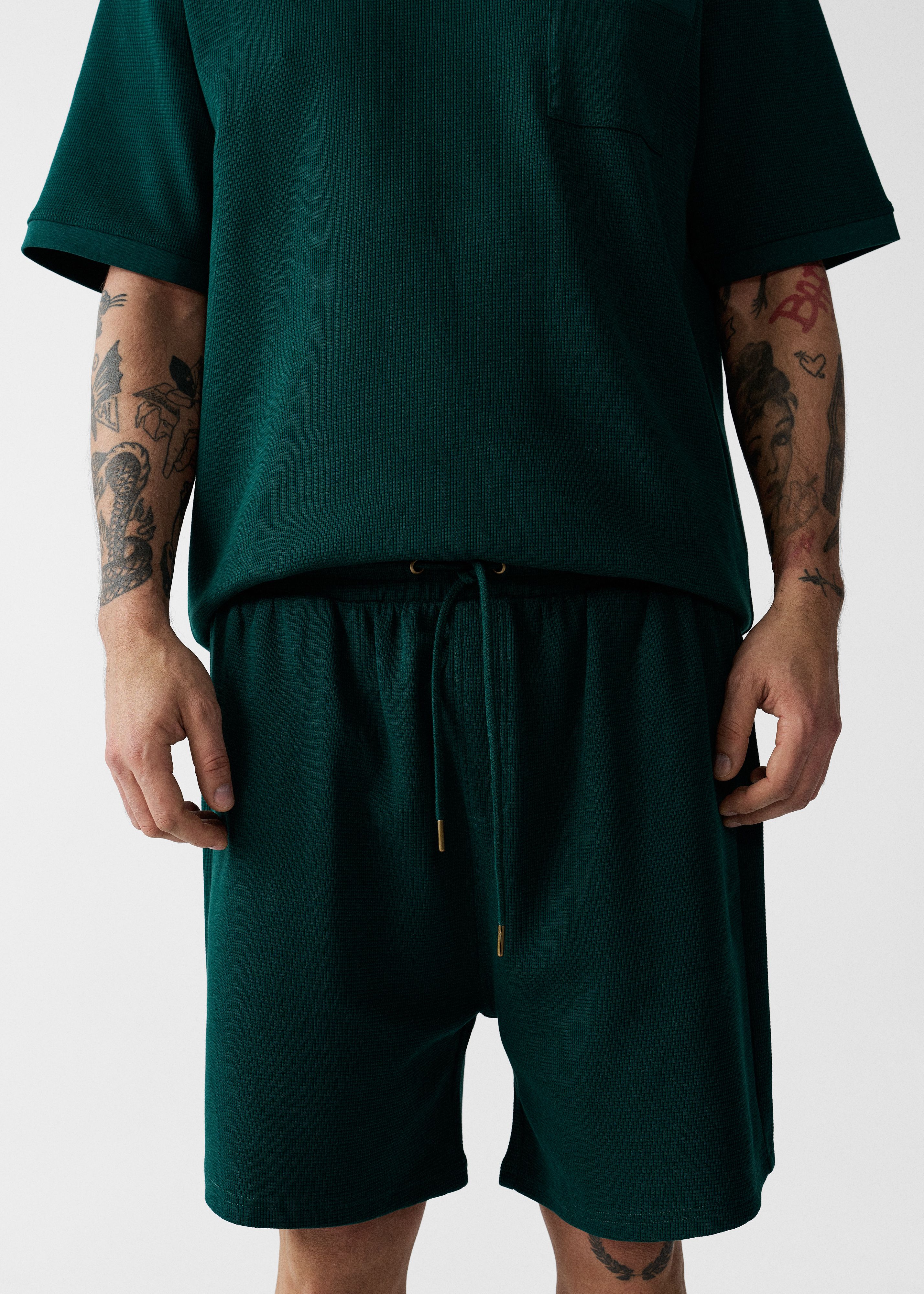 Waffle-textured knit shorts - Diverse